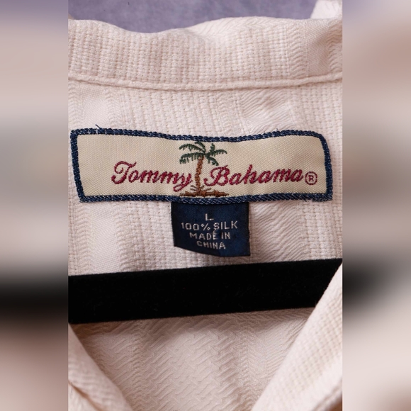 Tommy Bahama silk button up short sleeve shirt Large - Picture 3 of 5